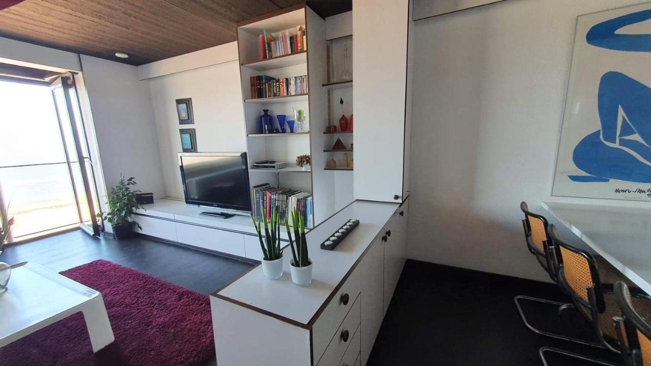 Modern Appartement Met Frontaal Zeezicht En Prive Parking Кноке-Хайст Екстериор снимка