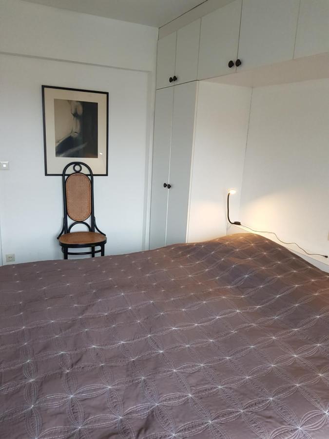 Modern Appartement Met Frontaal Zeezicht En Prive Parking Кноке-Хайст Екстериор снимка